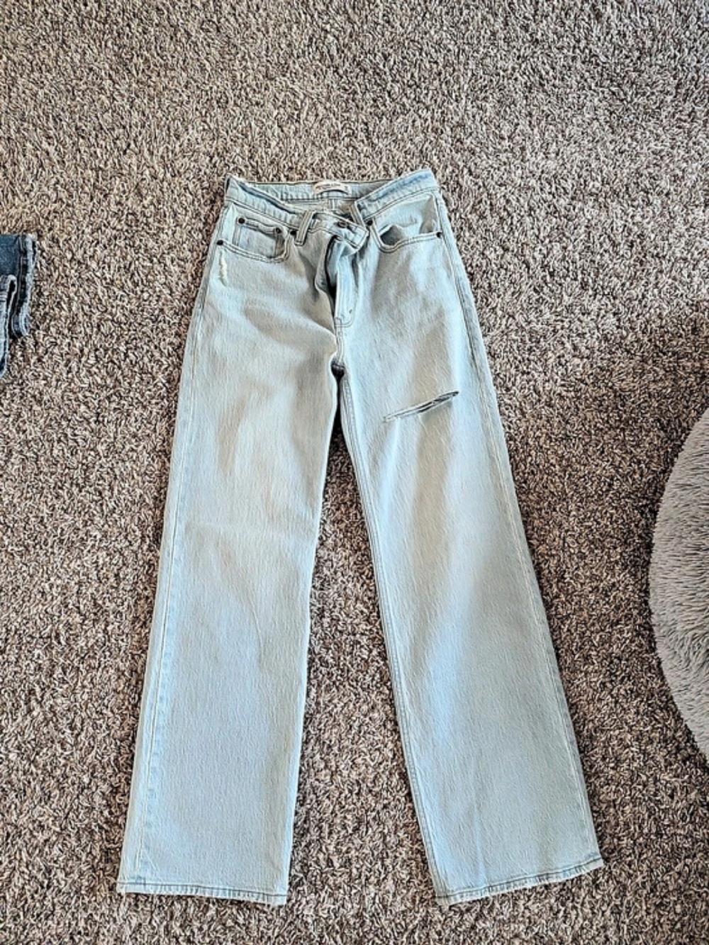 Abercrombie & Fitch The '90s Relaxed Jean High Rise Straight Leg Jeans Blue
